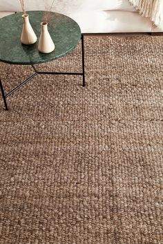 Vison Soga weave closeup Questions Quotes, Flat Weave Wool Rug, Custom Area Rugs, Solid Rugs, Local Design, Brown Rug, Wool Area Rug, Sheep Wool, Hand Spinning