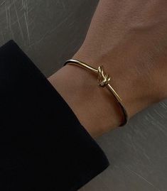 Minimal Statement Jewelry, Etsy Gold Earrings, Knot Bangle, Girly Jewelry, 가을 패션, Jewelry Inspo