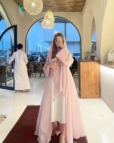 Arab Women Outfits, Arabic Fashion Women, Pink Modest Dress, Arab Outfit, Abaya Aesthetic, Pink Hijab