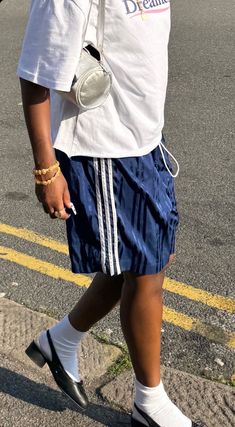 Sporty Shorts Outfit, Grunge Chic, Red Carpet Outfits, Warm Weather Outfits, Chill Outfits, High Fashion Street Style, Fashion Killa, Casual Fits, Daily Outfits