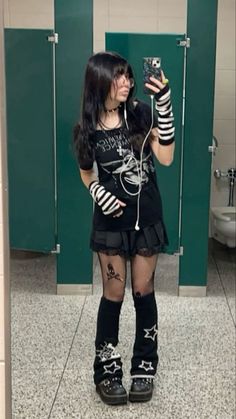 Gothic Gyaru Fashion, 2000 Mall Goth, Alt Fairycore Outfits, Black Maxi Skirt Outfit Goth, Emo Outfits With Skirt, Cute Outfits Goth, My Metal Outfits, Emo Fashion Aesthetic