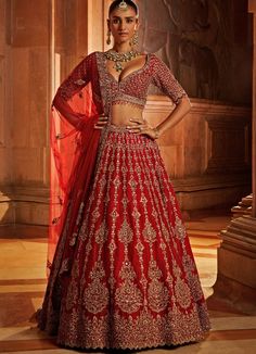 Deep Red Raw Silk Bridal Lehenga Set Nitika Gujral - Fabilicious Fashion Raw Silk Lehenga, Floral Lehenga, Bridal Lehenga Red, Red Lehenga, Silk Tulle, Bridal Lehenga Choli, Wedding Lehenga, Silk Lehenga, Lehenga Designs