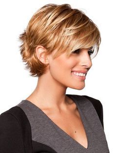 Llevar el pelo corto asimétrico-degrafilado, es la mejor manera de salir de la rutina y entrar a un mundo diferente,recargado de estilos e i... Short Haircuts Fine Hair, Layered Haircuts For Women, Sassy Haircuts, Edgy Pixie, Short Sassy Hair, Hairstyles Women, Short Layered Haircuts, Sassy Hair