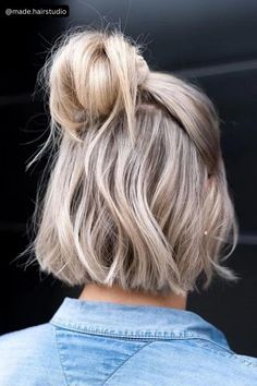 Casual half-up bun, an easy and stylish updo for short hair. #updo #shorthair Formal Updos For Short Hair, Bob Updo Hairstyles, Updo For Short Hair, Chic Updo, Updos For Short Hair, Formal Updos, Blonde Bob Hairstyles, Haute Hair, Rockabilly Hair