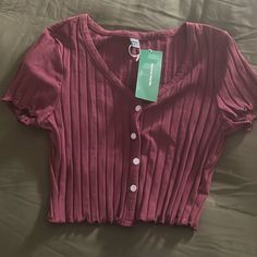 Cute Maroon Crop Top. New With Tags Casual Burgundy Tops For Day Out, Maroon Crop Top, Pink Crop Top, Lady In Red, Crop Top, Womens Tops, Crop Tops, Tags, Red