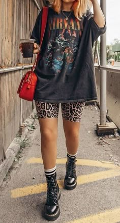 Edgy Day Outfit, Tshirt Dress Streetwear, 90s Mom Astethic, Punk Over 40 For Women, Western Lace Dresses For Women, Summer Outfits In Hot Weather, Summer Edge Outfits, Rainy Bbq Outfit, 90s Music Festival Outfits