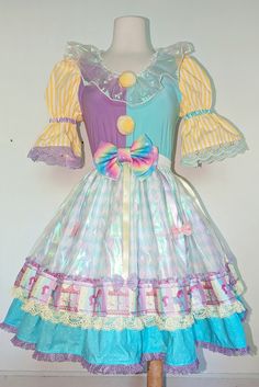 Unicorn Carousel, Clown Ideas, Clown Clothes, Fnaf Cosplay, Fnaf Au, Stuff Toys, Vintage Clown, Fashion Diary, Clown Costume