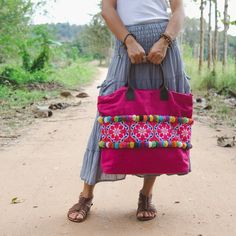 Textile Bags, Boho Chic Bags, Embroidered Shoulder Bag, Burlap Tote Bags, Chic Purses, Boho Tote Bag, Sac Diy, Unique Tote Bag, Burlap Tote