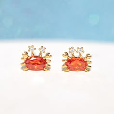 Don't be crabby, be happy! You'll always look cute in these dazzling studs! 18k gold plated, 18k rose gold plated, or rhodium plated over brass Cubic zirconia stones Earring post is approximately 1cm long Sterling silver posts and butterfly backings Approx 7mm length Shop our entire Under the Sea Collection here Shop o Jewelry Accessories Ideas, Earring Post, Necklace Chain Lengths, Jewelry Essentials, Jewelry Lookbook, Stud Set, Girly Jewelry, Jewelry Inspo, Dream Jewelry