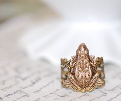 Baby Frog  Antiqued Brass Ring by crushjewels on Etsy, $14.00 Frog Ring, Frog Jewelry, Baby Frog, Pretty Rings, Brass Ring, Fantasy Jewelry, Delicate Rings, Dream Jewelry, Pretty Jewellery