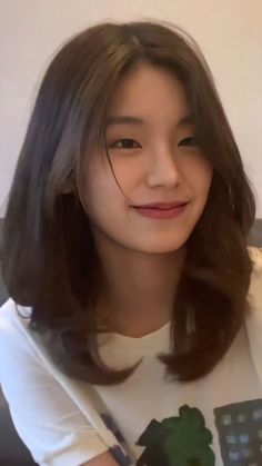 Yeji Haircut, Korean Hair Cuts Medium, Medium Haircut Korean, Latest Haircuts, Medium Layered Haircuts, Hairstyles For Layered Hair