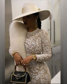 Fascinator Hats Outfit, Tammy Rivera, Classy Outfit Ideas, Classy Winter Outfits, Women Hats Fashion, Elegant Hats, Rich Women, Va Va Voom