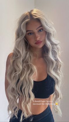 Icy Blonde Hair, Chique Outfits, Platinum Hair, Blonde Hair Inspiration, Platinum Blonde Hair, Long Blonde, Beautiful House, Hair Inspiration Color, Long Blonde Hair