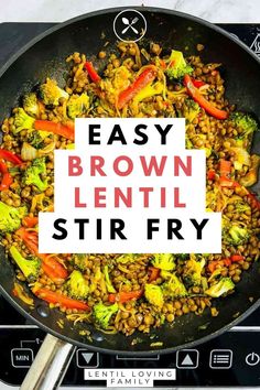 Broccoli lentil stir fry in a grey bowl. Bean Dinner Recipes, Steamed Edamame, Lentil Enchiladas, Fresh Green Salad, Chicken Lentil, Lentil Tacos, Dried Lentils, Stir Fry Recipe