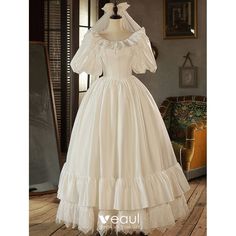 Vintage / Retro Elegant Ivory Satin Wedding Dresses 2023 Ball Gown Pearl Scoop Neck Puffy Short Sleeve Backless Floor-Length / Long Wedding 2023 Ball Gown, Vintage Weddingdress, Wedding Dresses 2023, Puff Sleeve Wedding Dress, Delicate Gown, Satin Wedding Dresses, Satin Ball Gown, Long Sleeve Wedding Dress Lace, Vintage Princess