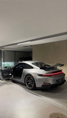 Trading Room, Rich Cars, Car Goals, Luxury Lifestyle Dreams, Porsche Carrera, Classic Porsche