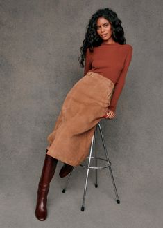 Suede midi skirt;High waist with belt loops;A-line cut with inserts;Fastens middle back with covered button and zip;Lined ;Side length: 82.5 cm / 32.5 in (size EU36/UK8) Camel Skirt Outfit, Midi Rok Outfit, Elegant Skirt Outfits, Midi Rock Outfit, Suede Skirt Outfit, Midi Skirt Winter, Skirt Outfit Fall, Camel Skirts, Brown Suede Skirt