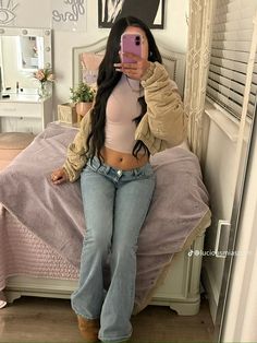 Winter Outfit Ideas School, Outfits Ideas 2024, Outfits For Sambas, Baddie Outfits For School Latina, Curly Hair Winter Outfits, Fits To Wear To School, Cold City Outfit, Classy Instagram Pictures, Fits For School Aesthetic