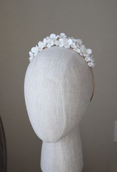 White Floral Tiara on Mannequin Elegant White Floral Bridal Accessories, Vintage White Wedding Headpiece, Elegant Cream Wedding Headpiece, Wedding Headband Porcelain Flowers, White Floral Headpiece, Romantic Aesthetic, Crystal Bridal Tiaras, Comfortable Headbands, Beautiful Tiaras