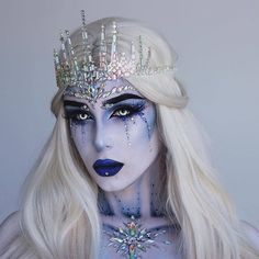 Queen Aesthetic Outfit, Ice Queen Aesthetic, Krampus Costume, Halloweenský Makeup, Cool Halloween Makeup, Amazing Halloween Makeup