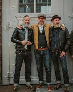 Oldschool Skateboard, Casual Tie Outfit, Rugged Men Style, Jeans Boots Outfit, Lumberjack Style, Bald With Beard, Masculine Style