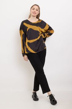 Description


This black blouse is exactly what you need to get through the winter! It's so thick and warm that you'll feel like you're wrapped in a soft blanket. The yellow stripes of this blouse are the perfect way to dress up your look this season. You can wear it with jeans or leggings and any pair of boots.
Composition & Care
95% polyester, 5% spandex
Machine wash in accordance with the instructions on the care label, otherwise we generally advise you to wash this part in the machine at 30° Striped Long Sleeve Top For Fall, Fall Striped Long Sleeve Top, Oversized Crew Neck Blouse For Fall, Oversized Crew Neck Blouse For Winter, Oversized Crew Neck Winter Blouse, Yellow Long Sleeve Blouse For Fall, Yellow Oversized Long Sleeve Blouse, Fall Workwear Striped Blouse, Striped Blouse For Workwear In Fall