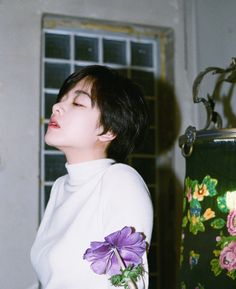 lee joo young pics on Twitter: "https://t.co/FiOjCrIGbV" Short Hair Styles Pixie, How To Pose, Hair Goals, Korean Girl, Cute Hairstyles