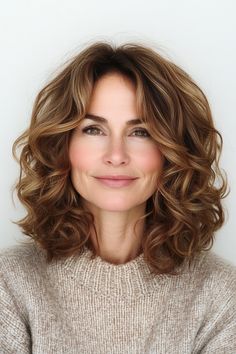 33 Amazing Shoulder-Length Hairstyles for Women Over 50 in 2024 – CreativeBooster Balayage Shoulder Length, Chestnut Balayage