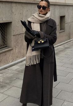 Milan Style Winter, Nordic Style Fashion, Brown Coat Outfit, Business Professional Outfits, Scarf Outfit, Scandinavian Fashion, Corporate Outfits, Outfits Winter