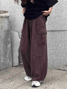 Vintage Baggy Cargo Jeans - AnotherChill Summer Baggy Outfits, High Rise Jeans Outfit, Baggy Jeans Cargo, Vintage Baggy Jeans, Pakaian Hipster, Baggy Cargo Jeans, Jeans Online Store, Jeans Brown, Baggy Clothes