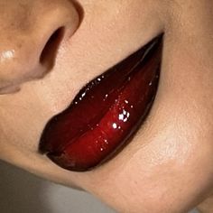 Vampire Fangs Makeup, Vampy Makeup Aesthetic, Red And Black Eye Makeup Gothic, Red Lip With Black Liner, Vampire Make Up Look, Sharp Makeup Looks, Vampire Lips Aesthetic, Vampire Lips Makeup, Black And Red Lip Combo