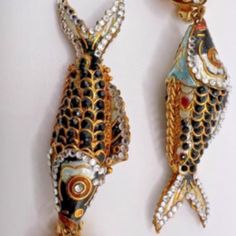 Vintage 1980’s Cloisonn Enamel Articulated Koi Fish Statement Earrings. Due To The Age Of These Earrings There May Be A Rhinestone Or 2 Missing. They Are Very Unique And Unusual - Great Statement Jewelry! Articulated Fish, Novelty Jewelry, Fish Earrings, Fish Jewelry, Cloisonne Enamel, Funky Jewelry, Lovely Things, 1980s Vintage, Koi Fish