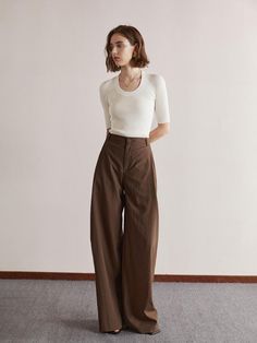 Composition : POLYESTER 60% VISCOSE 40%Color : Light Beige_S,Light Beige_M,Light Beige_L,BROWN_S,BROWN_M,BROWN_LCountry of Origin : CHINA Soft Minimalist Outfit, High Waisted Brown Pants Outfit, Professor Fashion Women, Gen Z Business Professional, Wool Wide Leg Pants, Brown Pleated Pants Outfit, Light Spring Fashion, Light Pants Outfit, Beige Color Outfit