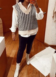 Fall Fashion Europe, How To Style Sweater Vest, Outfits Sweater Vest, Black And White Sweater Vest, White Vest Outfit, Fall Vest Outfits, Sweater Vest Outfit Women, Vest Outfit Women, Clothes Shein