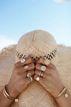 Beach Props, Jewellery Photography Inspiration, Rings Stacking, Creative Jewelry Photography, Jewelry Photography Styling, Oh Oh, Jewelry Photoshoot, Summer Photoshoot, Beach Shoot