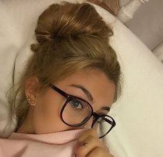 @αυвreyтαтe_ ☾♡ Natural Hair Gel, Woman With Glasses