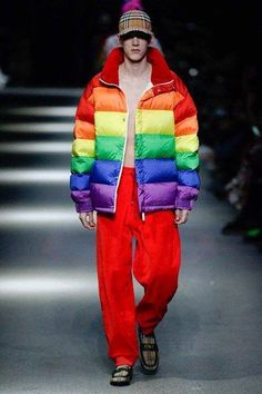 Burberry Fashion Show, Pride Fashion, Edie Campbell, London Fashion Weeks, Outfit For Men, Menswear Runway, Gay Fashion, British Outfits