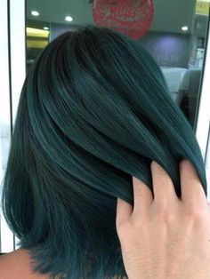 Dark Green Hair, Short Ombre Hair, Short Dark Hair, Teal Hair, Short Hair Balayage, Hair Dye Colors, Hair Inspo Color