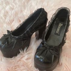 Dr Shoes, Funky Shoes, Shoe Inspo, Aesthetic Shoes, Swag Shoes, Dream Shoes, Pretty Shoes, Visual Kei, Mode Inspiration