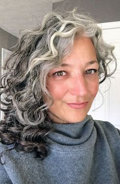 Curly Women, Wand Hairstyles, Hair Transition, Going Grey, Gorgeous Gray Hair, Grey Hair Inspiration