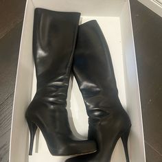 Black Leather High Heel Dior Boots Hits Under Knee Come With Box ( A Little Damaged) Dior Boots, Leather High Heel Boots, Tall Leather Boots, Knee High Leather Boots, Leather High Heels, Dior Shoes, Miss Dior, Nine West Shoes, Heel Boots