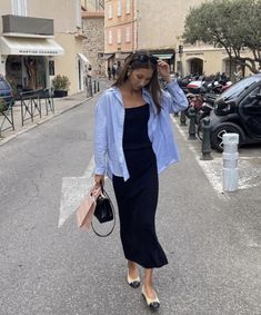 The Chicest European Summer Outfits To Copy ASAP | Le Chic Street What To Wear In Europe, Sandal Tali, Modest Summer Outfits, Europe Outfits, Italy Outfits, Summer Work Outfits, Paris Outfits