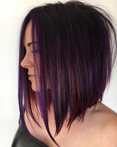 Purple Tinted Brunette Lob Brunette Lob, Line Bob Haircut, Rambut Brunette, Hair Color Pastel, Haircut And Color, Penteado Cabelo Curto, Hair Color And Cut, Short Hairstyle, Pastel Hair