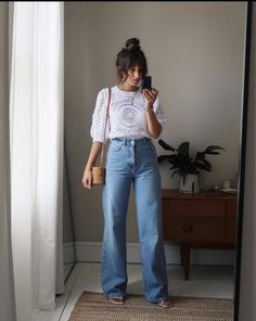 Summer Outfits With Sneakers Women, Bbq Outfits, Wide Leg Jeans Outfit, Look Boho Chic, Mode Hippie, Mode Casual, Summer 24, Oui Oui, Looks Style