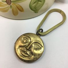 Celestial Moon Face Brass Locket Keychain Face Charm Man in the Moon Vintage Brass Charm Vintage Vintage Brass Keychain Unique Unisex Gift - Etsy Sunflower Guitar, Vintage Keychains, The Moon Vintage, Brass Keychain, Handwritten Gifts, Man In The Moon, Moon Vintage, Moon Face, In The Moon