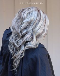 Blonde And Black Lowlights, Platinum Blonde Hair With Dark Lowlights, Grey Lowlights, Platinum Blonde With Lowlights, White Hair With Lowlights, Highlights Platinum, Balayage Platinum, Blonde With Lowlights, Hairstyles Images