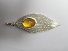 Art Clay Silver, Wire Jewelry Patterns, Leaf Jewelry, Amber Stone, Minimal Jewelry, Cabochon Pendant, Stone Setting, Silver Work, Silver Jewelry Handmade