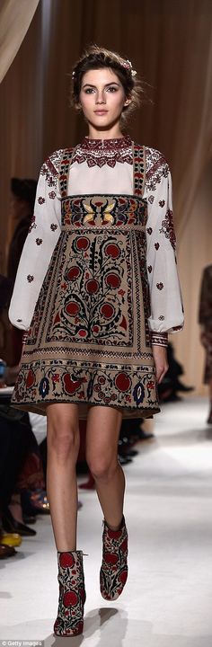 ... Valentino 2015, Valentino Runway, Valentino Haute Couture, Valentino Fashion, Valentino Couture, Couture Week, Fashion Costume