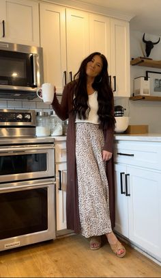 Long Cardigan Outfit Fall Work, Mid Size Church Outfits, Everyday Midsize Outfits, Business Casual Modest Outfits, Long Skirt Outfits Office, 50 Year Old Mom Outfits, Sunday School Teacher Outfit, Petite Mom Outfits, Cute Buissnes Casual Outfit