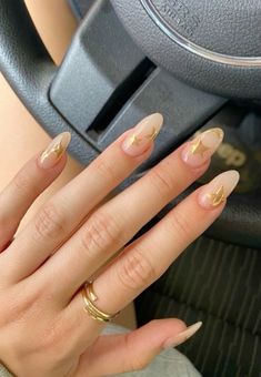 @lovexpaige for more♥ Gold Star Nails, Star Nails Acrylic, Gold Chrome Nails, Star Nail Designs, Gold Acrylic Nails, Almond Acrylic Nails, Star Nails, Girls Nails, Xmas Nails